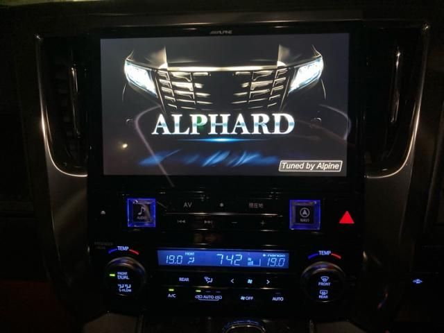 TOYOTA ALPHARD HYBRID 4WD 2016 Image 31