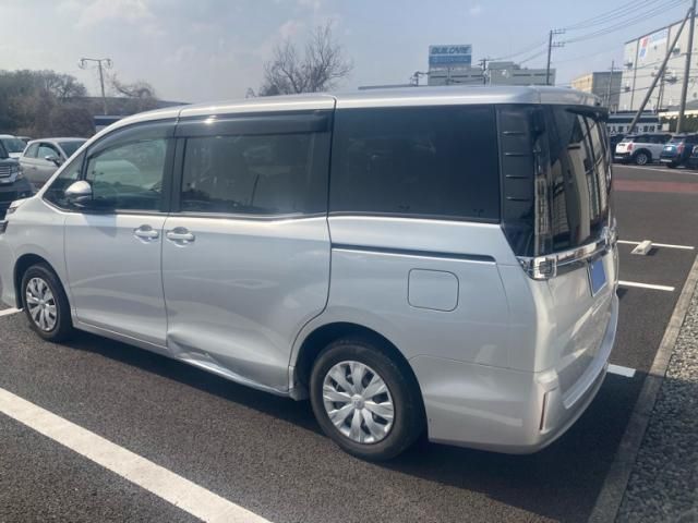 TOYOTA VOXY 2017 Image 31