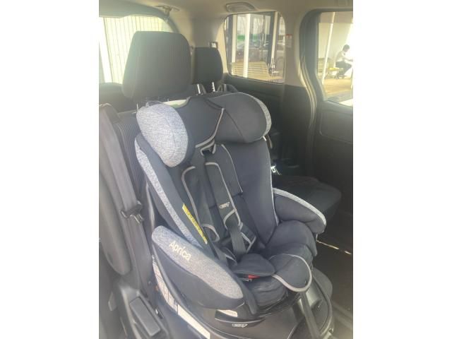 TOYOTA VOXY 2017 Image 31