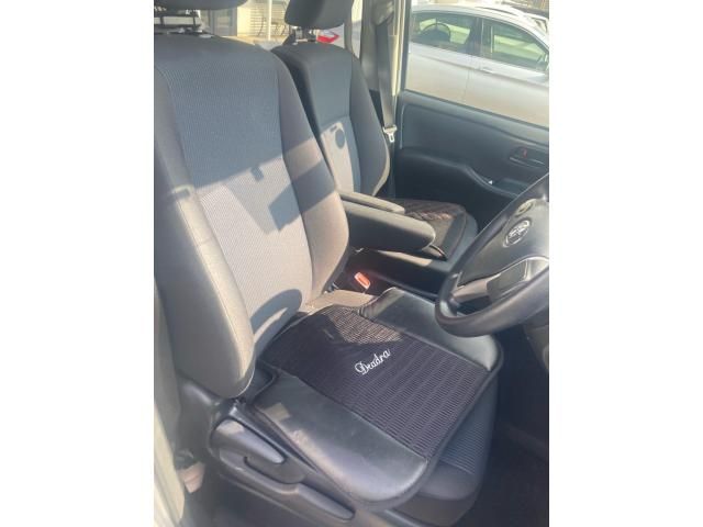 TOYOTA VOXY 2017 Image 31