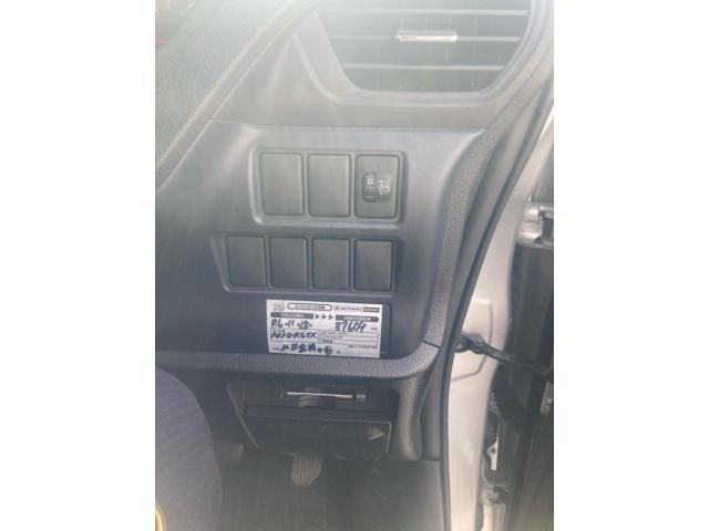 TOYOTA VOXY 2017 Image 31