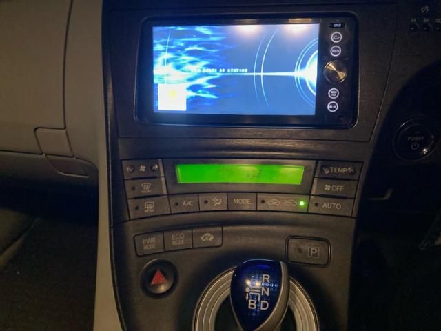 TOYOTA PRIUS 2011 Image 31