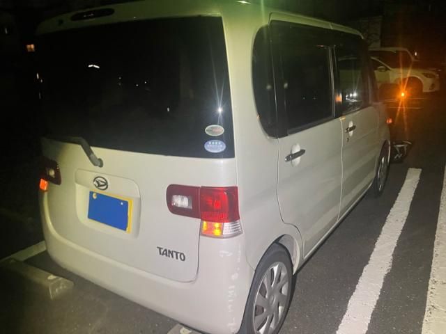 DAIHATSU TANTO 2010 Image 31