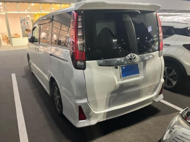 TOYOTA NOAH 2014 Image 31