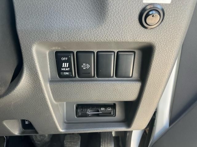 NISSAN NV350 CARAVAN 2012 Image 31