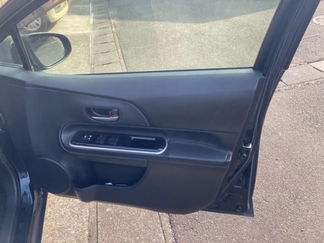 TOYOTA AQUA 2017 Image 31