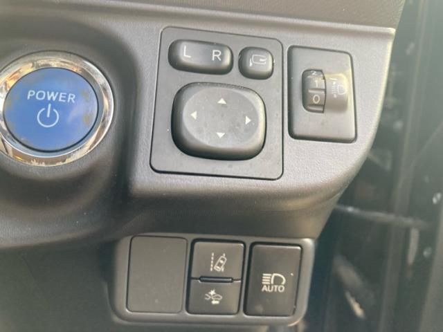 TOYOTA AQUA 2017 Image 31