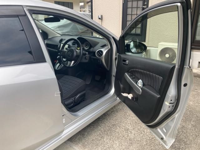 MAZDA DEMIO 2010 Image 31