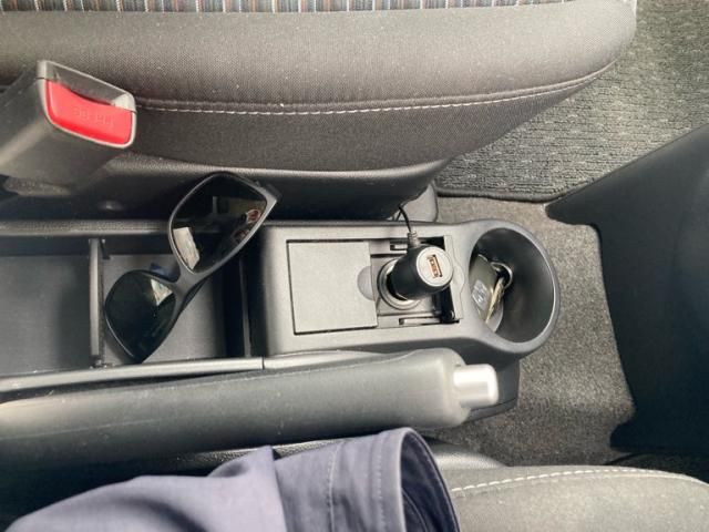 MAZDA DEMIO 2010 Image 31