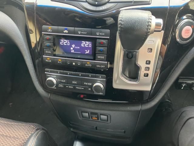 NISSAN ELGRAND 2011 Image 31