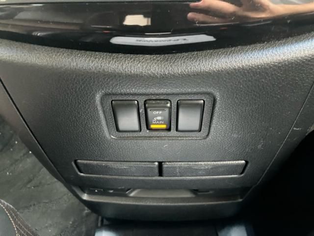 NISSAN ELGRAND 2011 Image 31