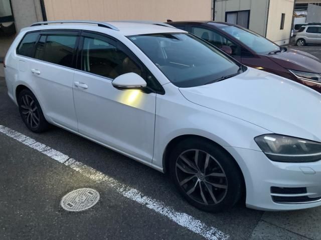 VOLKSWAGEN GOLF VARI 2016 Image 31