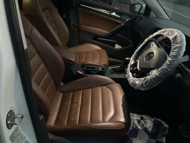 VOLKSWAGEN GOLF VARI 2016 Image 31