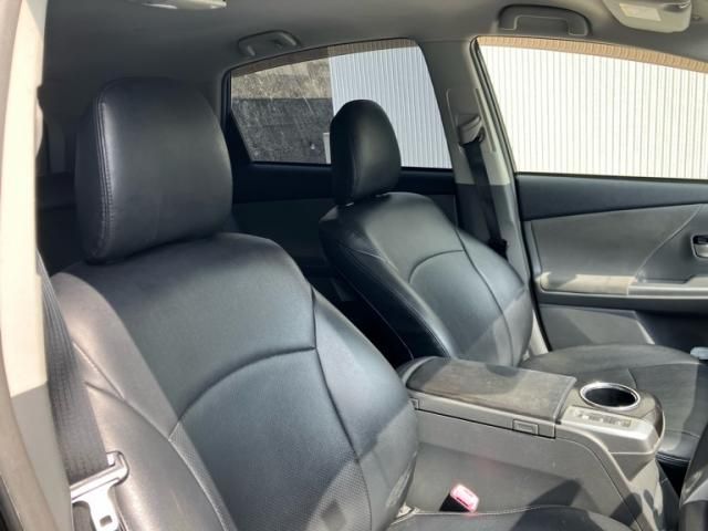 TOYOTA PRIUS ALPHA 2014 Image 31