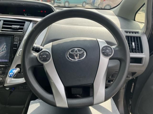 TOYOTA PRIUS ALPHA 2014 Image 31