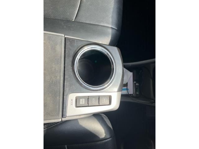 TOYOTA PRIUS ALPHA 2014 Image 31