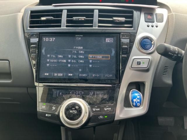 TOYOTA PRIUS ALPHA 2014 Image 31