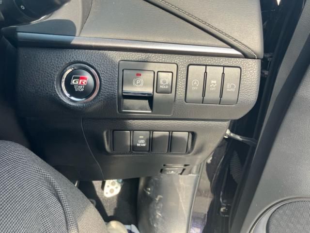 TOYOTA HARRIER 4WD 2019 Image 31