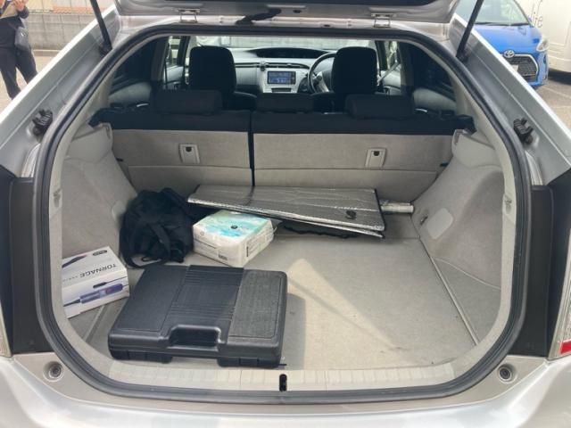 TOYOTA PRIUS 2012 Image 31