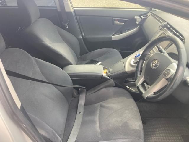 TOYOTA PRIUS 2012 Image 31