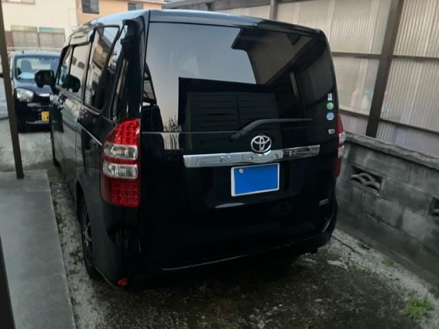 TOYOTA NOAH 2013 Image 31
