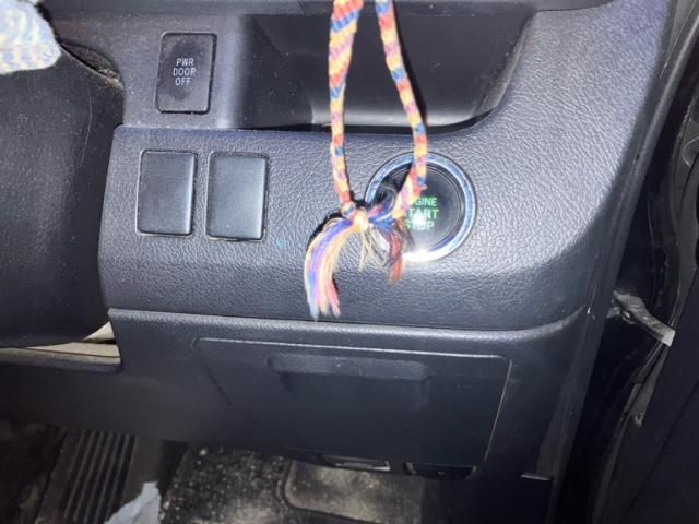 TOYOTA NOAH 2013 Image 31