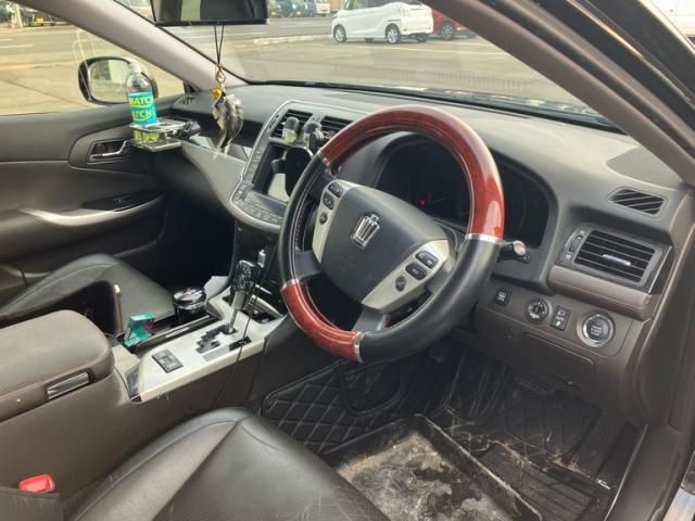 TOYOTA CROWN SEDAN 4WD 2012 Image 31