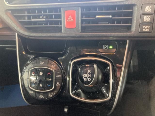 TOYOTA ESQUIRE HYBRID 2015 Image 31