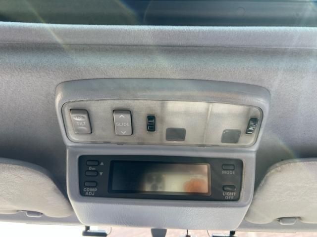 TOYOTA HILUXSURF WAGON 4WD 1997 Image 31