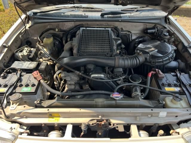 TOYOTA HILUXSURF WAGON 4WD 1997 Image 31