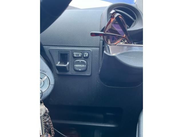 TOYOTA WILL CYPHA 2003 Image 31