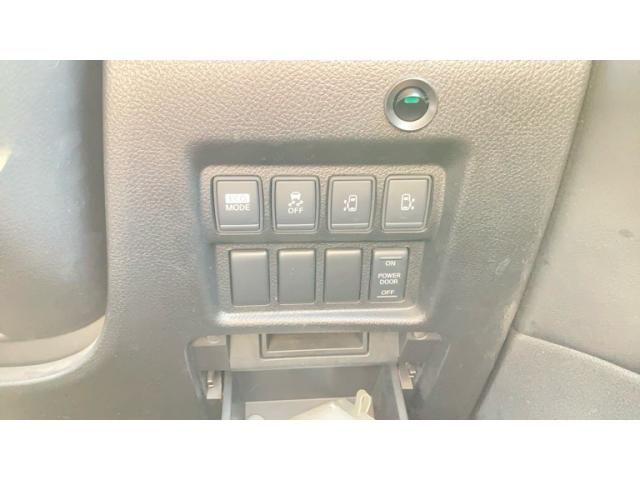 NISSAN ELGRAND 2013 Image 31