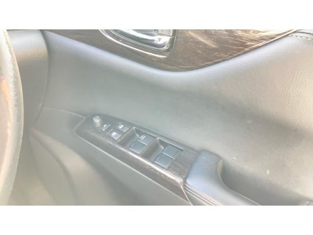 NISSAN ELGRAND 2013 Image 31