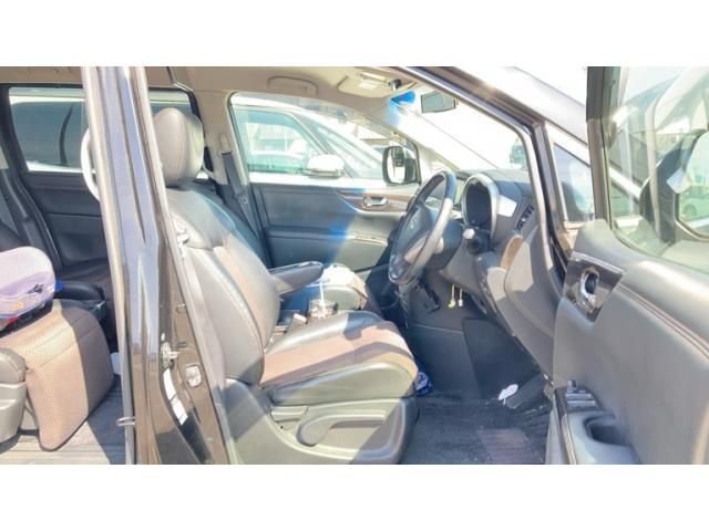 NISSAN ELGRAND 2013 Image 31