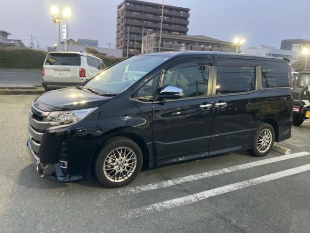 TOYOTA NOAH HYBRID 2021 Image 31