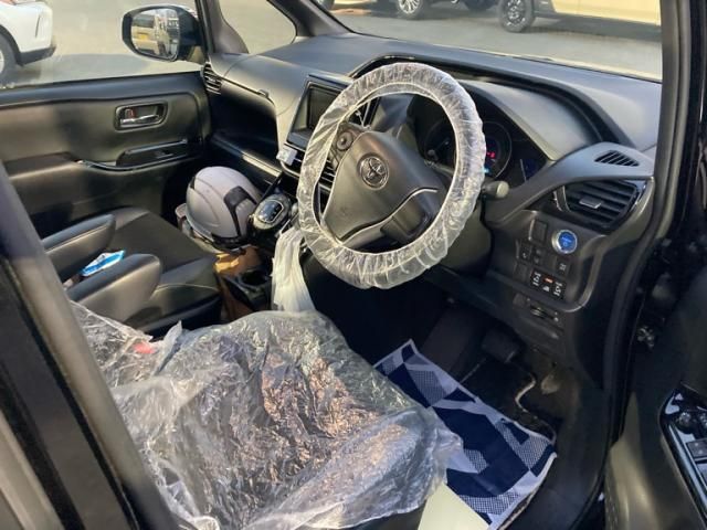 TOYOTA NOAH HYBRID 2021 Image 31