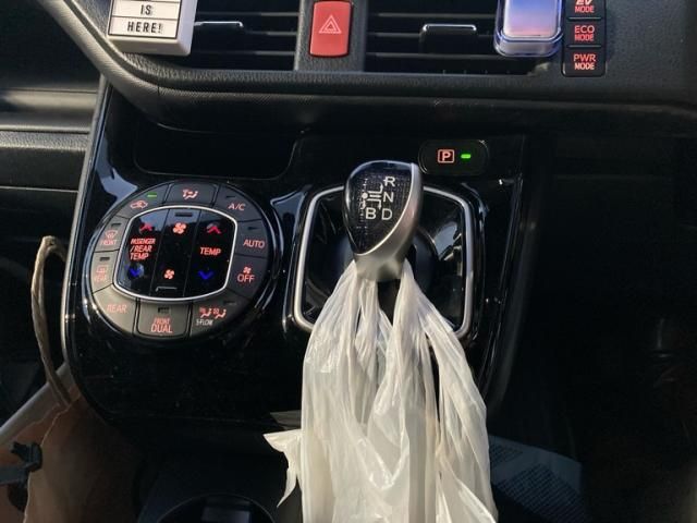 TOYOTA NOAH HYBRID 2021 Image 31