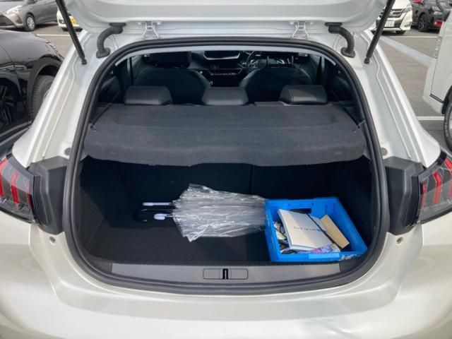 PEUGEOT 208 2020 Image 31