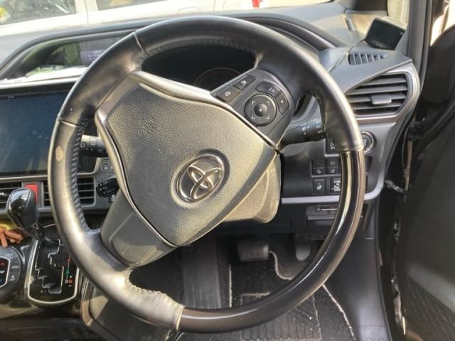 TOYOTA ESQUIRE 4WD 2019 Image 31