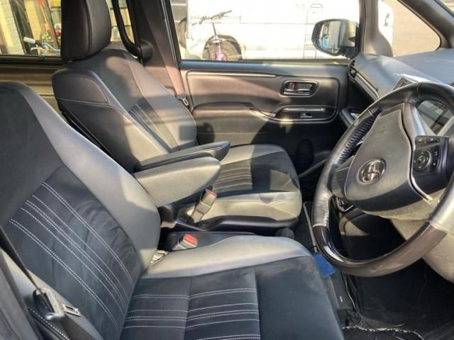 TOYOTA ESQUIRE 4WD 2019 Image 31