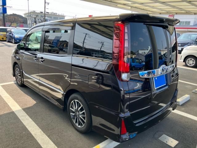 TOYOTA NOAH 2015 Image 31