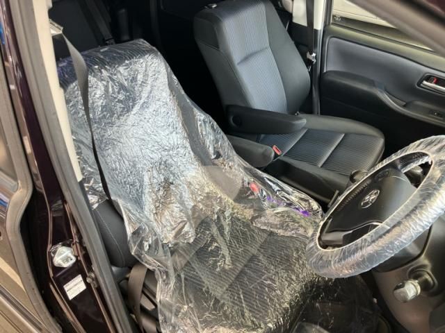 TOYOTA NOAH 2015 Image 31