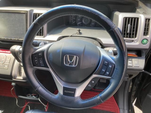 HONDA STEPWAGON SPADA 2013 Image 31