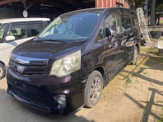 TOYOTA NOAH 2012 Image 31