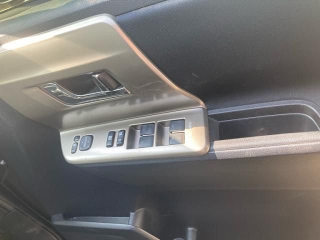 TOYOTA NOAH 2012 Image 31