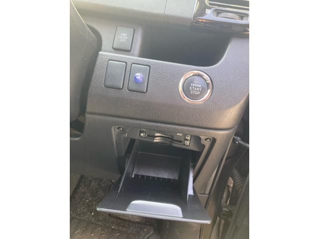 TOYOTA NOAH 2012 Image 31