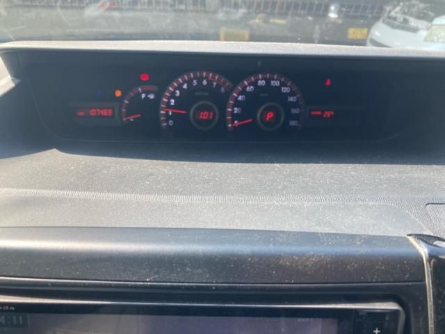 TOYOTA NOAH 2012 Image 31