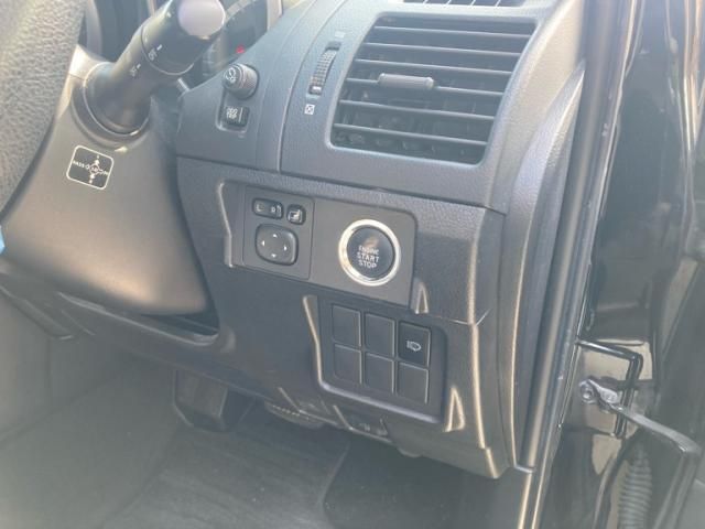 TOYOTA LANDCRUISER PRADO 2014 Image 31