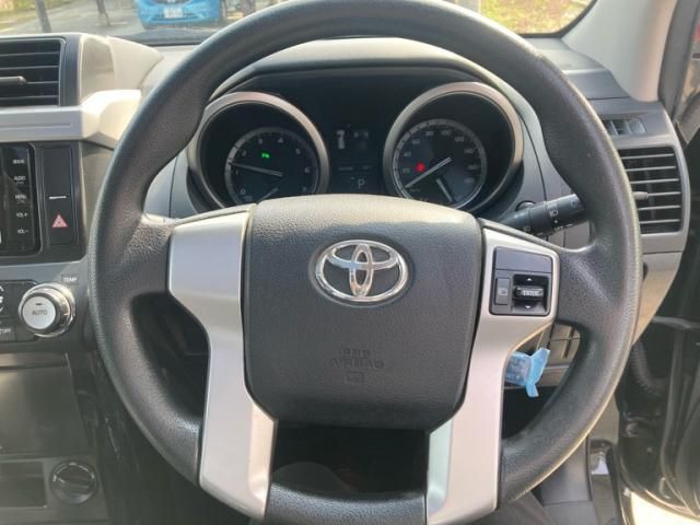 TOYOTA LANDCRUISER PRADO 2014 Image 31