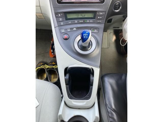 TOYOTA PRIUS 2010 Image 31